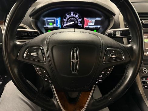 Used 2018 Lincoln MKZ Select w/ Technology Package FWD image 11