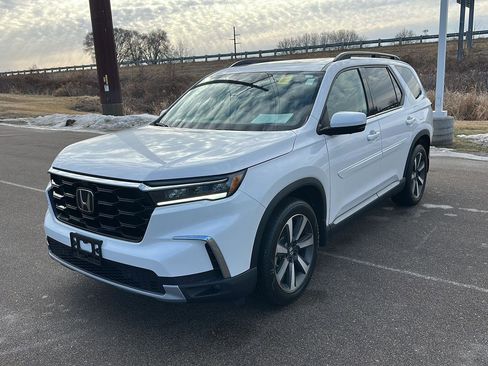 Used 2023 Honda Pilot Elite image 7