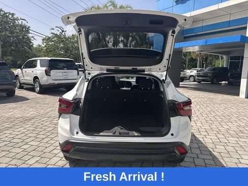 Used 2025 Chevrolet Trax LS FWD image 28