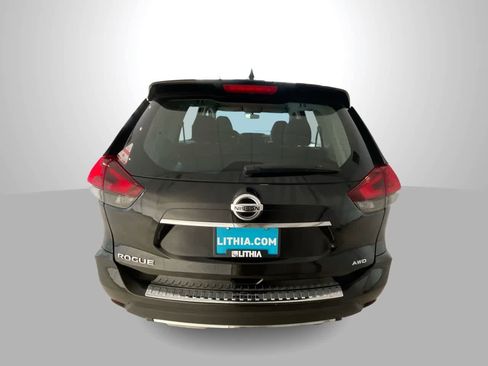Used 2017 Nissan Rogue S AWD/4WD image 7