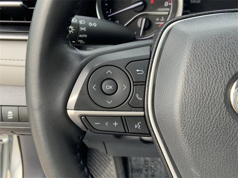 Used 2022 Toyota Camry XLE image 12