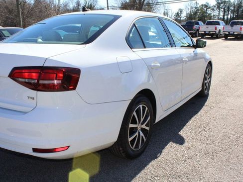 Used 2017 Volkswagen Jetta SE image 20