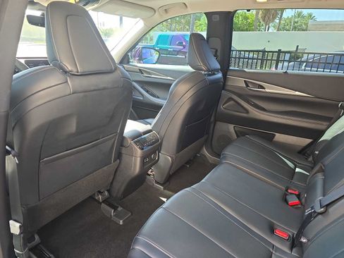 Used 2023 INFINITI QX60 Luxe w/ Cargo Package FWD image 12