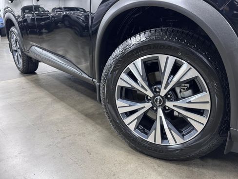 Used 2022 Nissan Rogue SV w/ SV Premium Package image 21