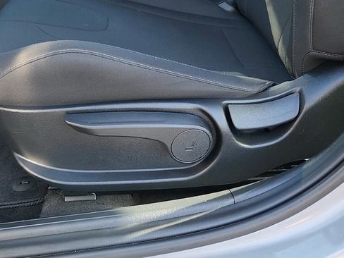 Used 2024 Hyundai Elantra Blue image 9