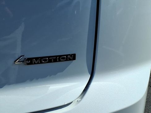 New 2026 Volkswagen Atlas Cross Sport SEL Premium R-Line image 10