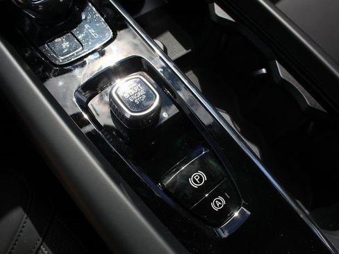 New 2026 Volvo XC60 B5 Plus w/ Protection Package Premier image 28