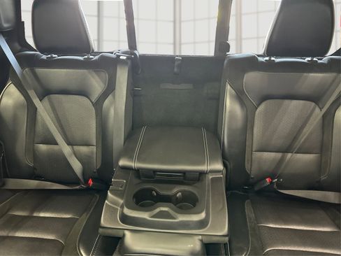 Used 2019 RAM 1500 Laramie AWD/4WD image 13