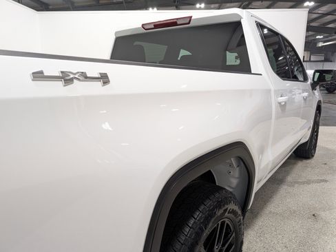 Used 2025 GMC Sierra 1500 Elevation AWD/4WD image 3