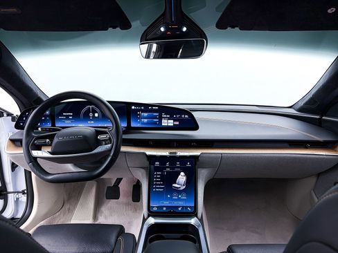 Used 2023 Lucid Air Touring AWD/4WD image 27