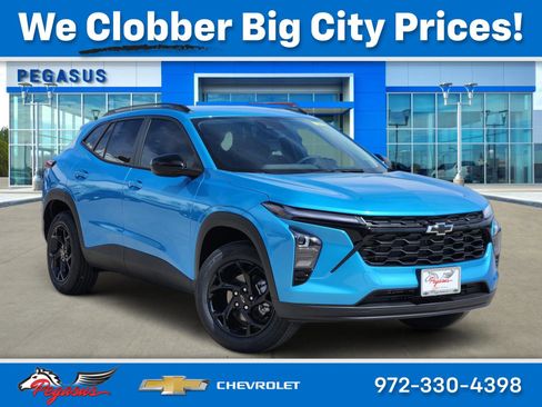New 2026 Chevrolet Trax LT w/ Driver Confidence Package FWD image 1