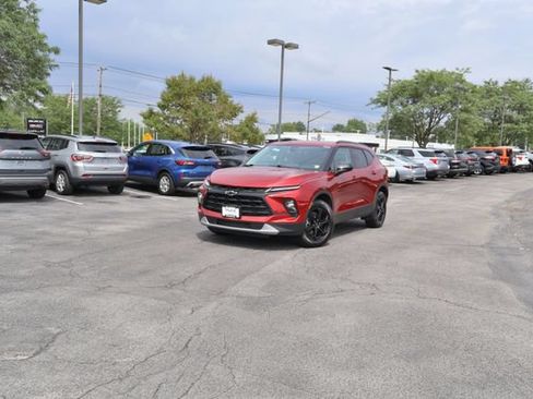 Used 2024 Chevrolet Blazer LT w/ Convenience Package AWD/4WD image 2
