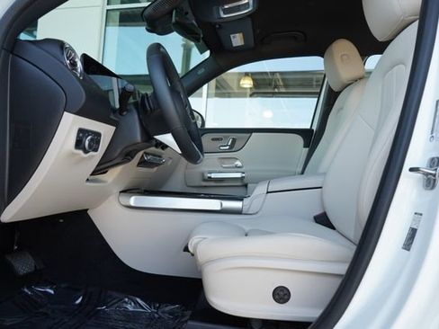 Used 2026 Mercedes-Benz GLB 250 image 27
