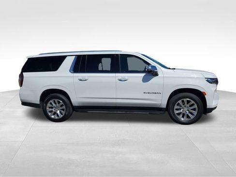 Used 2023 Chevrolet Suburban Premier RWD image 3