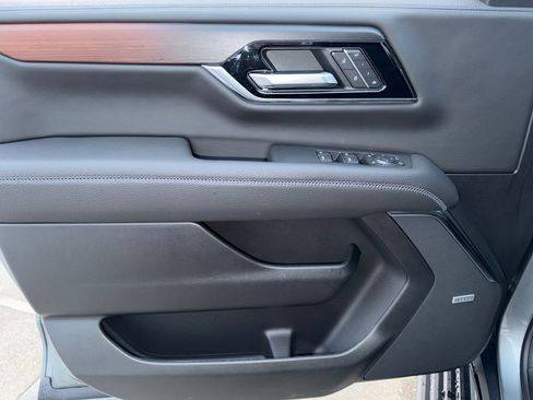 Used 2026 GMC Yukon XL Denali w/ Denali Reserve Package image 14