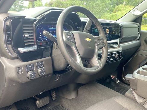Used 2023 Chevrolet Silverado 1500 LT AWD/4WD image 22
