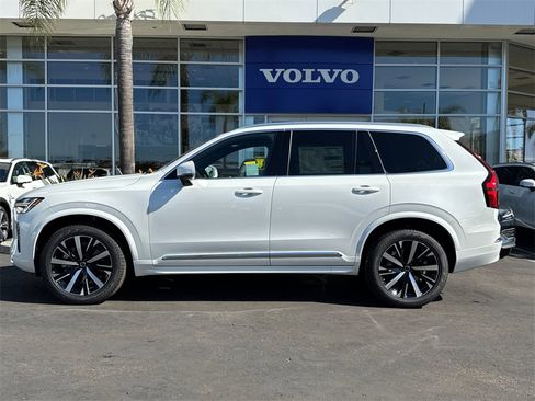New 2026 Volvo XC90 B6 Core image 2