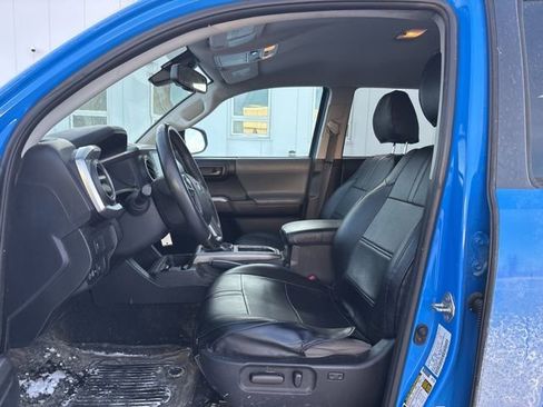 Used 2020 Toyota Tacoma SR5 image 4