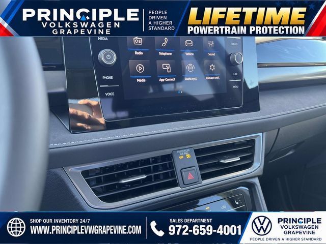 New 2027 Volkswagen Taos SE FWD image 18