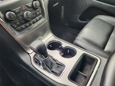 Used 2018 Jeep Grand Cherokee Limited image 23