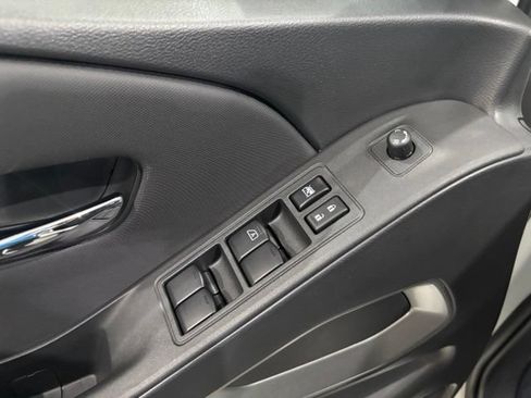 Used 2024 Nissan Frontier SV w/ Technology Package AWD/4WD image 16