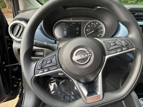 Used 2025 Nissan Versa SV FWD image 28