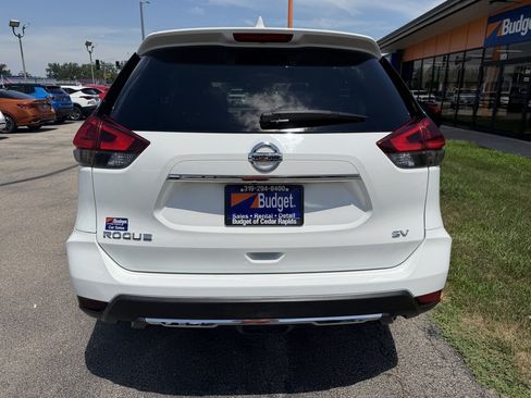Used 2018 Nissan Rogue SV FWD image 4