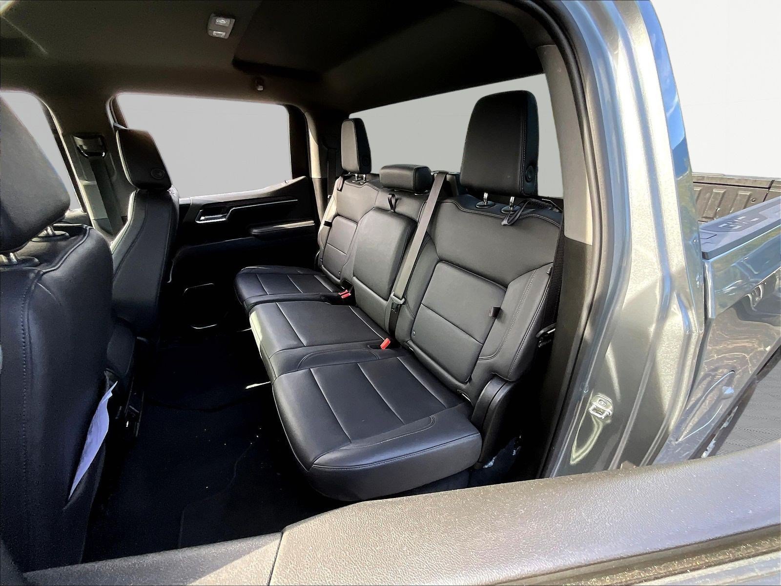 Used 2025 GMC Sierra 1500 SLT AWD/4WD image 23