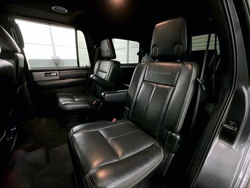 Used 2017 Ford Expedition Platinum AWD/4WD image 25