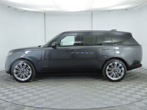 New 2026 Land Rover Range Rover Long Wheelbase SE image 8