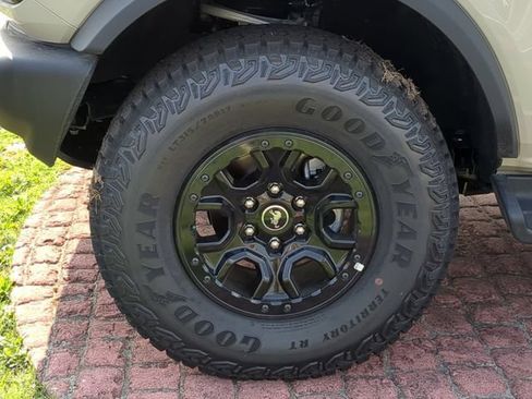 New 2025 Ford Bronco Outer Banks w/ Sasquatch Package AWD/4WD image 11