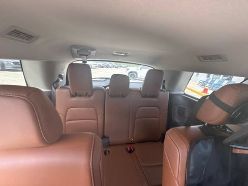 Used 2025 Nissan Pathfinder Platinum FWD image 34