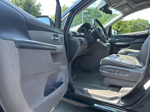 Used 2016 Honda Odyssey Touring image 2