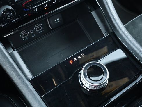 Used 2023 Jeep Grand Cherokee L Laredo RWD image 24