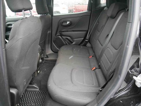 Used 2022 Jeep Renegade Latitude w/ Convenience Group AWD/4WD image 13