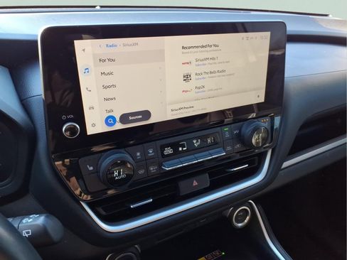 Used 2024 Toyota Grand Highlander XLE image 23