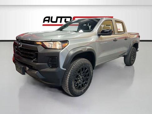 Used 2026 Chevrolet Colorado Trail Boss AWD/4WD image 3