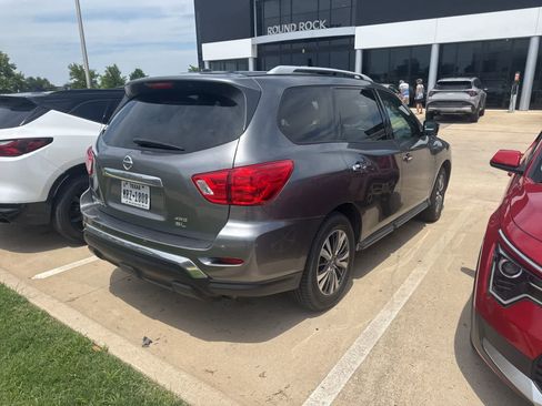 Used 2017 Nissan Pathfinder SL AWD/4WD image 5