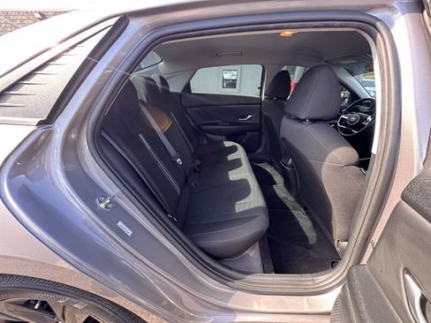 Used 2021 Hyundai Elantra SEL w/ Convenience Package FWD image 29