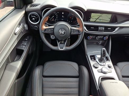 New 2025 Alfa Romeo Stelvio Sprint image 7