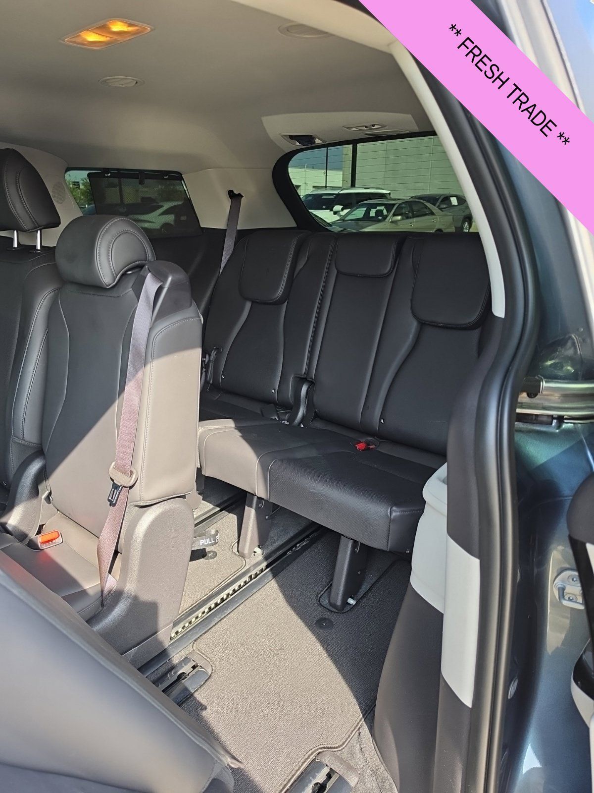 Used 2024 Kia Carnival EX FWD image 18