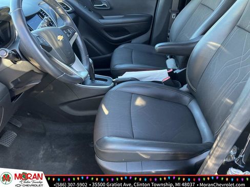 Certified 2022 Chevrolet Trax LT w/ LT Convenience Package image 16