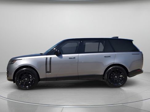 Used 2025 Land Rover Range Rover Long Wheelbase SE AWD/4WD image 2