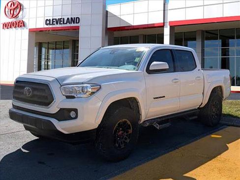 Used 2023 Toyota Tacoma SR5 RWD image 4