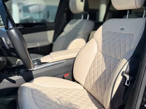 Used 2015 Mercedes-Benz GL 550 4MATIC image 10