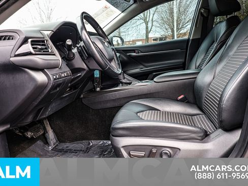 Used 2022 Toyota Camry SE image 17