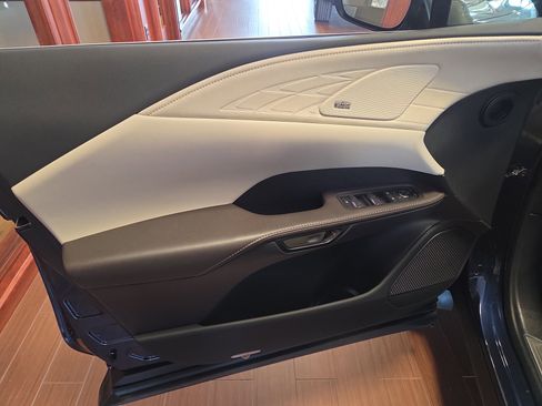 Certified 2025 Lexus RX 450h AWD w/ Convenience Package image 13