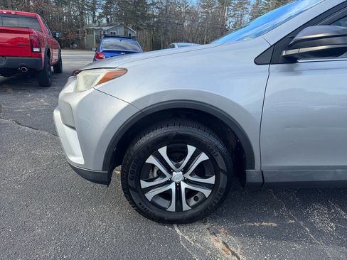Used 2016 Toyota RAV4 LE image 18