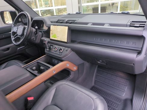 Used 2023 Land Rover Defender 110 X image 31
