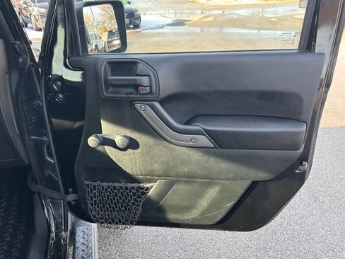 Used 2017 Jeep Wrangler Sport w/ Connectivity Group image 17